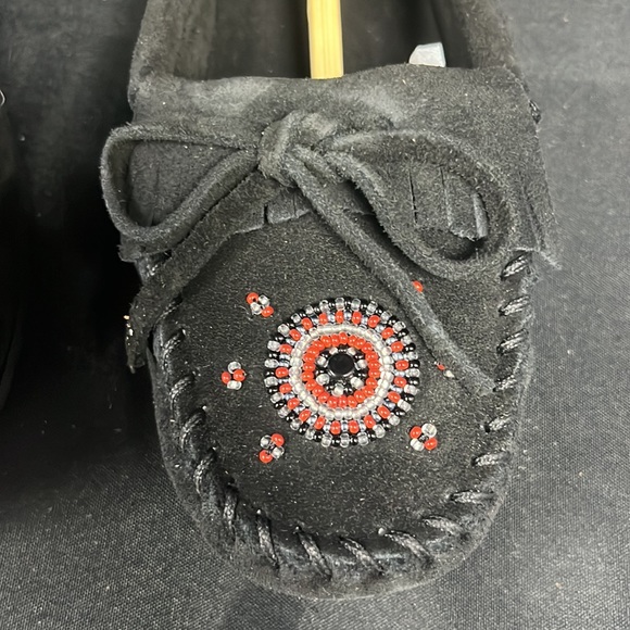 Minnetonka Women’s Me to We Maasai Black Suede Moccasins (2934) - Picture 9 of 9